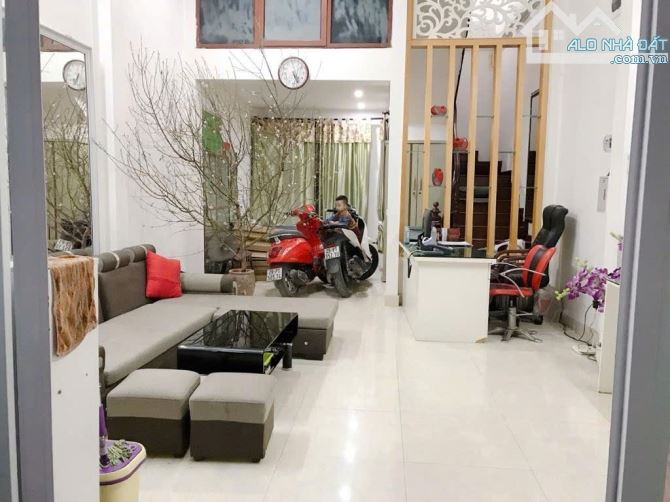 Phân lô Đỗ Quang, Ô tô tránh, kinh doanh, hơn 18 tỷ, 42m 6 tầng