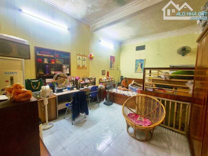 BÁN ĐẤT - TẶNG NHÀ - TT BA ĐÌNH - KIM MÃ - 71M - 3 TẦNG - MẶT TIỀN 4.5M - 24.5 TỶ