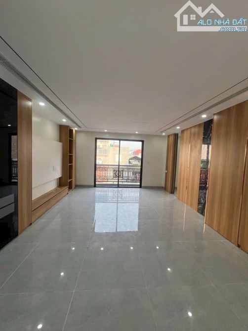 LÔ GÓC, CẦU GIẤY 60M - 6 TẦNG THANG MÁY, 2 MẶT NGÕ Ô TÔ TRÁNH, PHÂN LÔ, GARA Ô TÔ, KD