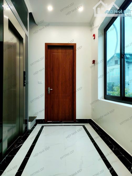 BÁN NHÀ CẦU GIẤY 70m2 × 6T THANG MÁY × MT 5m. 2 Ô TÔ TRÁNH ĐỖ + VỈA HÈ + LÔ GÓC + V.PHÒNG