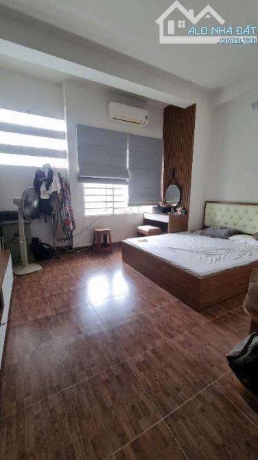 Bán nhà Trần Bình, Hơn 23 tỷ, 75m, 5 tầng, ô tô tránh, kinh doanh, gara