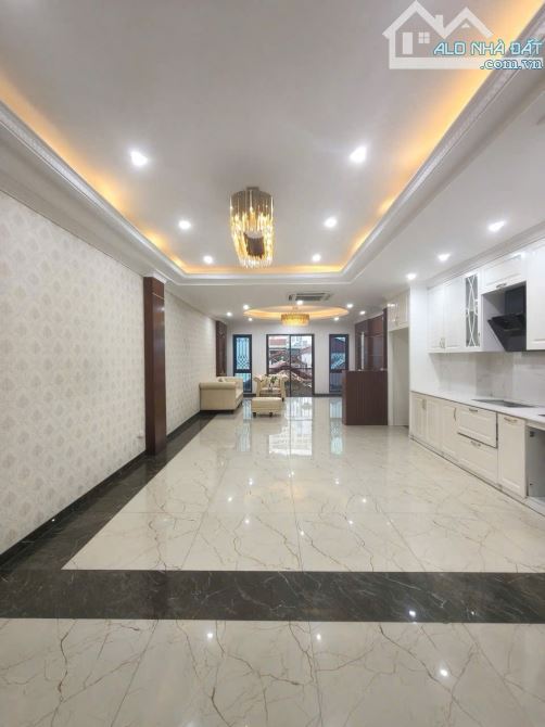 Phố kim mã,bđ, biệt thự đẹp giá đầu tư, phân lô 3 thoáng, ô tô tránh đỗ, 100m2+4t+mt 5,72m