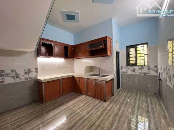 Nhà 2 Lầu Ngay Thị Trấn Cần Giuộc - Sổ Hồng Riêng - Full Nội Thất - Đường Xe ÔTô - 3