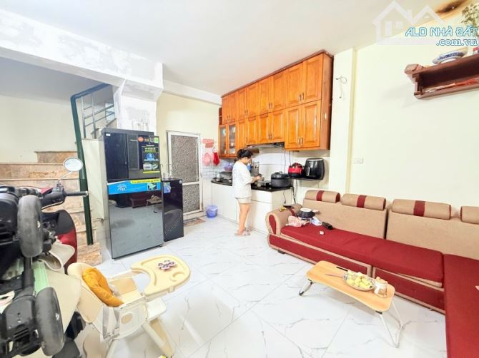 BÁN NHÀ LÕI CẦU GIẤY - DT 30M -MT3.1M- NỞ HẬU - KHÔNG QH - GẦN Ô TÔ