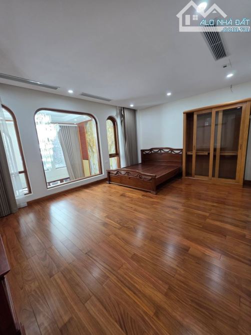 SIÊU PHẨM MẶT PHỐ LÝ NAM ĐẾ- KINH DOANH HÓT - LÔ GÓC- 48M2- 4T- MT RỘNG- NHỈNH 38 TỶ