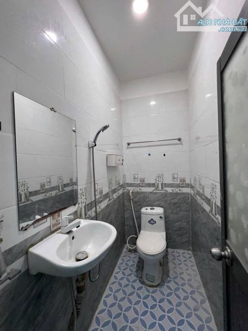 Nhà 2 Lầu Ngay Thị Trấn Cần Giuộc - Sổ Hồng Riêng - Full Nội Thất - Đường Xe ÔTô - 6