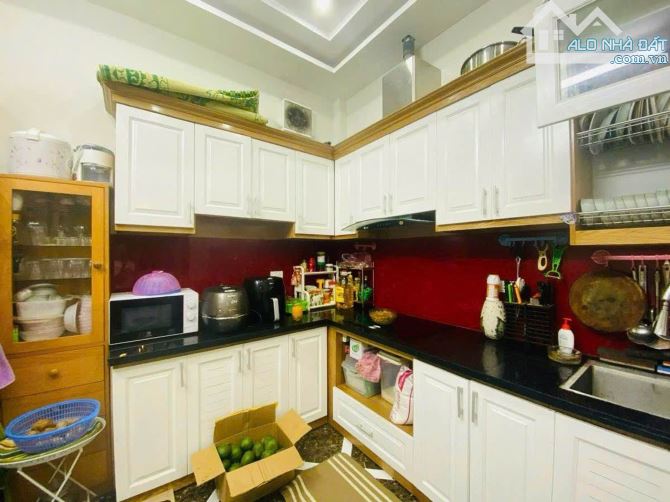 BÁN NHÀ ĐỘI CẤN MẶT NGÕ KINH DOANH VỊ TRÍ HIẾM 41 M 5 TẦNG 6 NGỦ FUL NỘI THẤT HÀNG HIẾM