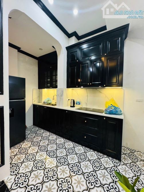 BÁN NHÀ PHÓ ĐỨC CHÍNH BA ĐÌNH 32 M FUL NỘI THẤT MỚI ĐẸP 20 M TA PHỐ VỊ TRÍ SIÊU HIẾM