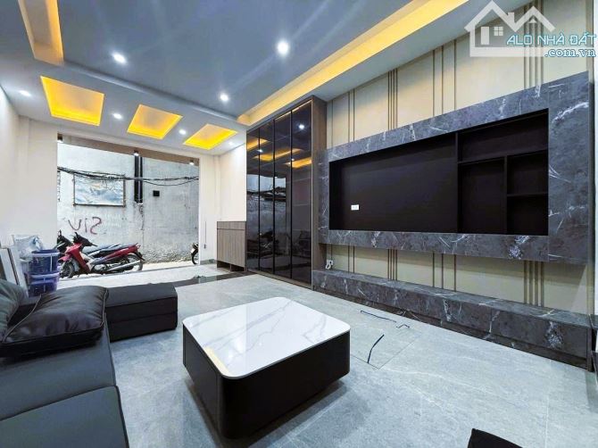 9.9 TỶ-34M2-6 TẦNG THANG MÁY-NGÕ THOÁNG-GẦN PHỐ-TRẦN KHÁT CHÂN-LÒ ĐÚC