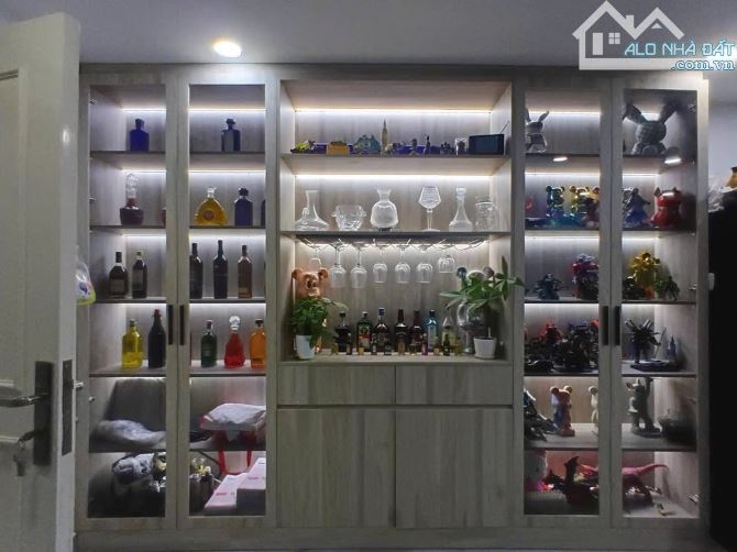 Nguyên Căn Nguyễn Trãi Q1 – 5.5x16m – Hợp VP/Showroom - 1