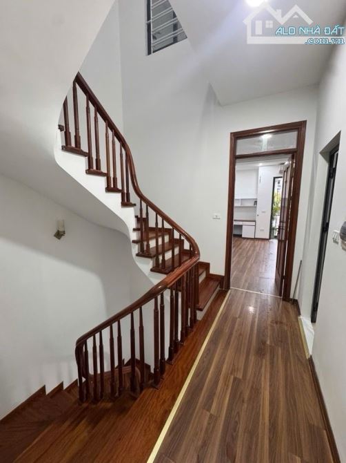 BÁN PHÂN LÔ VÍP - THÁI HÀ - ĐỐNG ĐA - 70 M - 5 TẦNG - MẶT TIỀN 4.5 M - 31 TỶ - Ô TÔ CHẠY