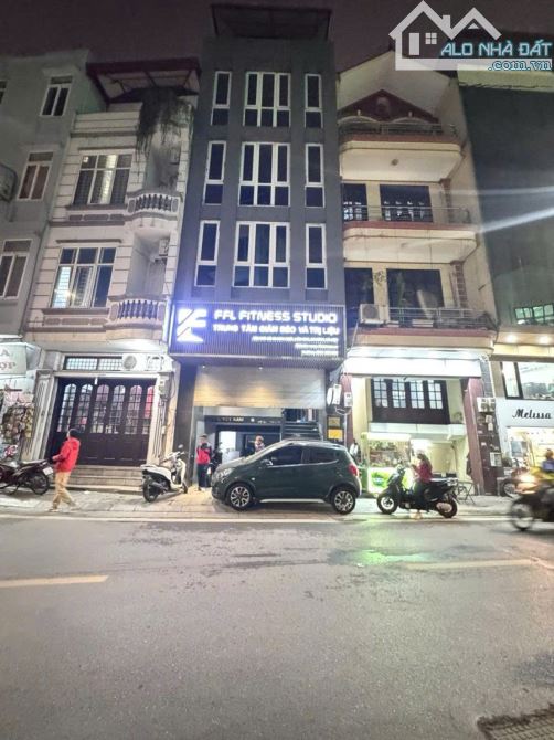 BÁN NHÀ MẶT PHỐ ĐỘI CẤN – 7 TẦNG – DIỆN TÍCH 98 m² – KINH DOANH SẦM UẤT. 48 tỷ