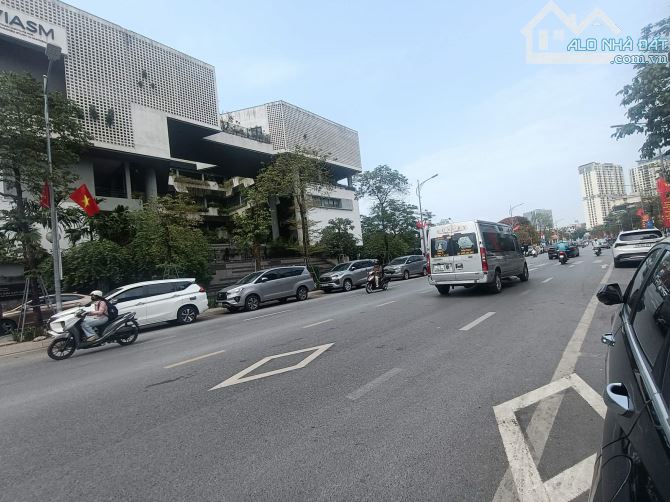 Bán nhà mặt phố Huỳnh Thúc Kháng kéo dài 85m2, sát phố Chùa Láng, Giá 72 tỷ. Đẹp tuyệt đối