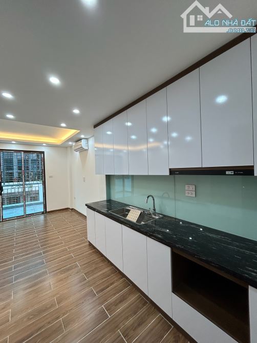 Em Bán -Nguyễn Ngọc vũ-Dt 47m-Thang Máy-Mới Koong- Nhỉnh 15 Tỷ