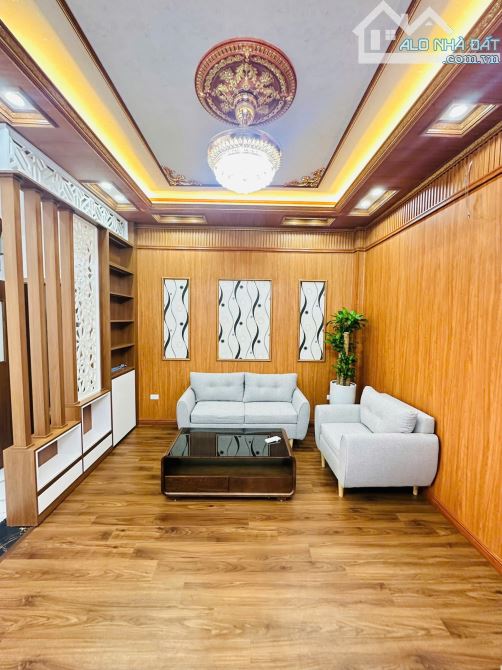 Siêu phẩm mới koong, thang máy nhập, oto đỗ cửa - vào nhà, kinh doanh tốt, ngõ thông rộng