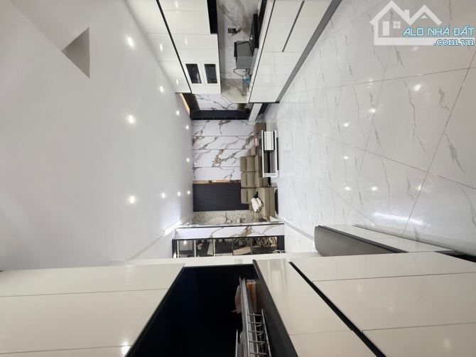 7.5 tỷ 40m2 x 5 tầng trung tâm Hai Bà Trưng