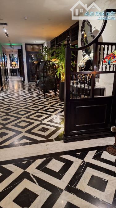 Khách sạn MP Nguyễn Trường Tộ 180m2 x 16 tầng MT 7.5m - 50p - 170 tỷ - Dòng tiền 36 tỷ/năm