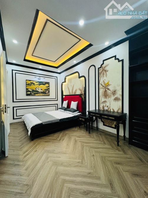 BÁN NHÀ PHÓ ĐỨC CHÍNH BA ĐÌNH 32 M FUL NỘI THẤT MỚI ĐẸP 20 M TA PHỐ VỊ TRÍ SIÊU HIẾM