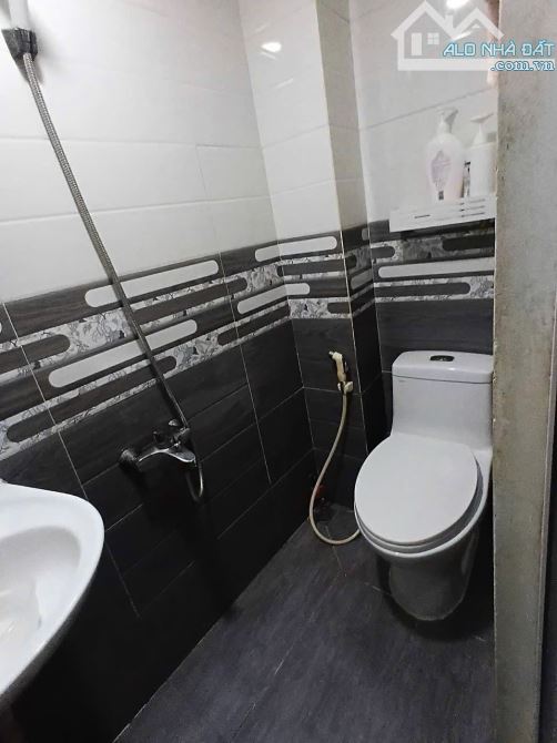 Nguyên Căn Nguyễn Trãi Q1 – 5.5x16m – Hợp VP/Showroom - 3