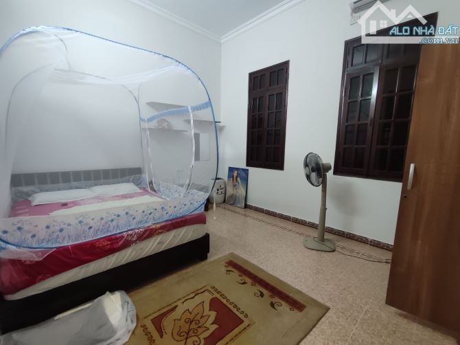 BÁN NHÀ HOÀNG HOA THÁM BA ĐÌNH DT 85 M MẶT TIỀN 5.5M SÁT PHỐ ÔT TRÁNH 2 THOÁNG VỊ TRÍ HẾM