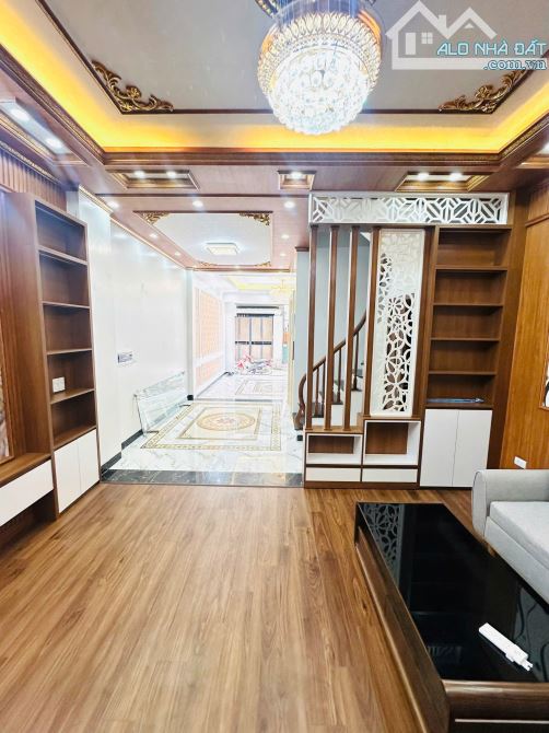 Siêu phẩm mới koong, thang máy nhập, oto đỗ cửa - vào nhà, kinh doanh tốt, ngõ thông rộng