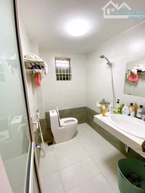 Bán nhà riêng mặt ngõ thông phố Đào Tấn, 30m2, 6 tầng, MT 3,6m, 7,6 tỷ