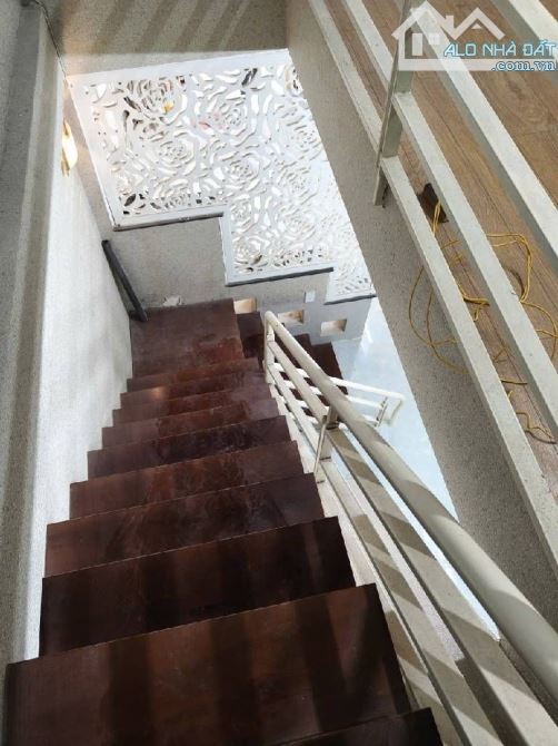 QUẬN 7 – 3 TỶ 1 - NHÀ 2 TẦNG - 2PN NGAY PHÚ MỸ HƯNG - 4