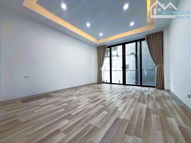 9.9 TỶ-34M2-6 TẦNG THANG MÁY-NGÕ THOÁNG-GẦN PHỐ-TRẦN KHÁT CHÂN-LÒ ĐÚC