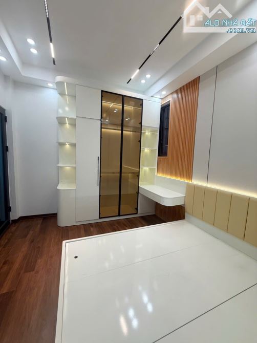 PHỐ CỔ HÀNG BÚN – PHAN ĐÌNH PHÙNG – THANG MÁY – DT 26/45 M 5 T GIÁ NHỈNH 9TỶ