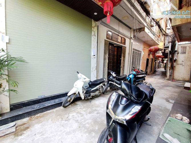 9.9 TỶ-34M2-6 TẦNG THANG MÁY-NGÕ THOÁNG-GẦN PHỐ-TRẦN KHÁT CHÂN-LÒ ĐÚC