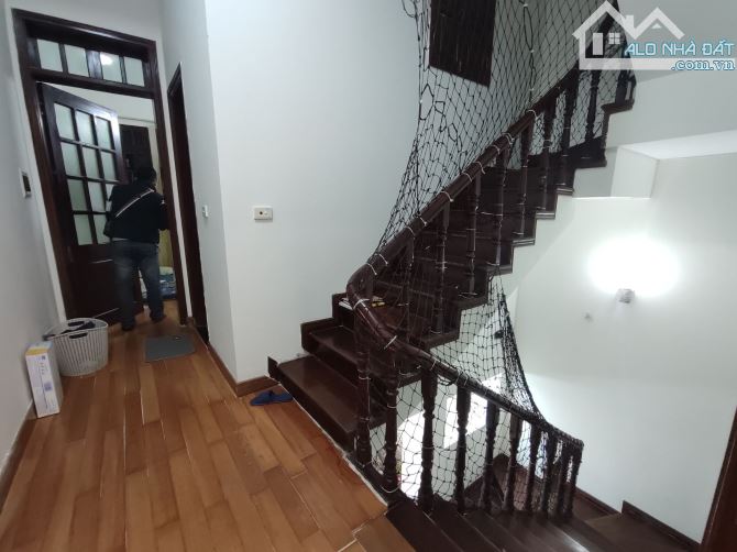 BÁN NHÀ HOÀNG HOA THÁM BA ĐÌNH DT 85 M MẶT TIỀN 5.5M SÁT PHỐ ÔT TRÁNH 2 THOÁNG VỊ TRÍ HẾM