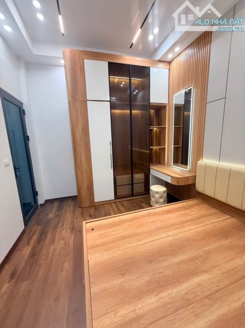 PHỐ CỔ HÀNG BÚN – PHAN ĐÌNH PHÙNG – THANG MÁY – DT 26/45 M 5 T GIÁ NHỈNH 9TỶ