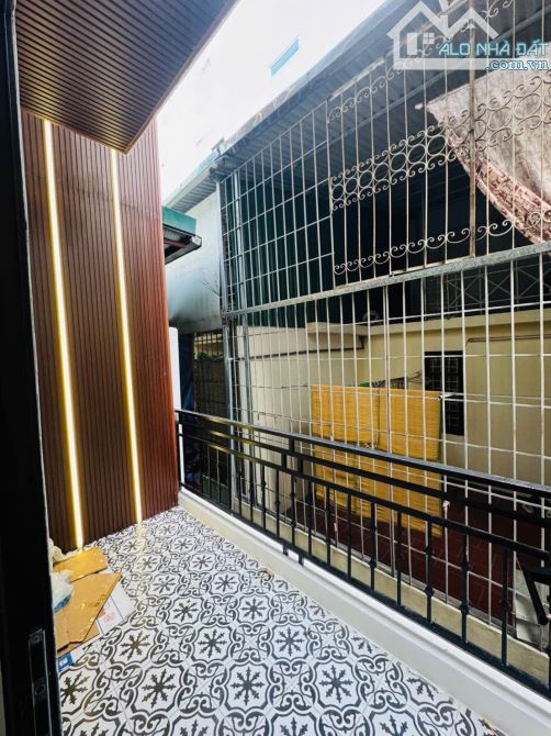 BÁN NHÀ PHÓ ĐỨC CHÍNH BA ĐÌNH 32 M FUL NỘI THẤT MỚI ĐẸP 20 M TA PHỐ VỊ TRÍ SIÊU HIẾM