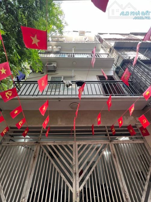 Bán Nhà Hoàng Quốc Việt - Cầu Giấy - Phân Lô - Ô Tô- Dân Xây-70Mx5 Tầng Giá 19 Tỷ Hơn