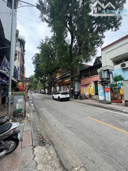 BÁN NHÀ PHÓ ĐỨC CHÍNH BA ĐÌNH 32 M FUL NỘI THẤT MỚI ĐẸP 20 M TA PHỐ VỊ TRÍ SIÊU HIẾM