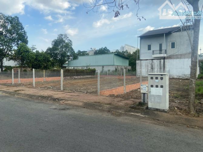 Mặt tiền sông KDC Vĩnh Phú 1 ( 16X22) 352m full thổ - đường nhựa 10m - sổ sẵn