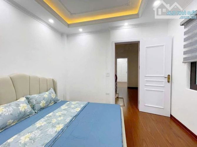 Nhà đẹp full nội thất ngõ 213 Giáp Nhất, ngõ thông lô góc, 38m2 sử dụng 45m2. Giá 11.3 tỷ