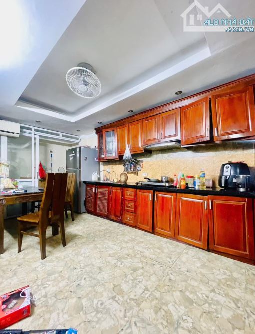13 TỶ | 44M² | GARA Ô TÔ | 5 TẦNG –7 NGỦ | NGÕ THÔNG KD | TÂN MAI | ĐỀN LỪ