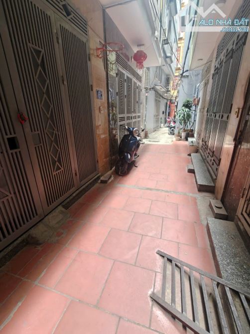 Nhà đẹp full nội thất ngõ 1 Bùi Xương Trạch gần oto, ngõ thoáng 32m2 sổ. Giá 8.6 tỷ