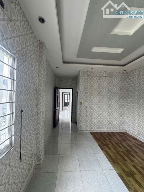 Bán CHDV 4 tầng, Huỳnh Tấn Phát. 105m2, ngang 5.5m, dòng tiền sẵn, hxh. Chỉ 8.x tỷ - 1
