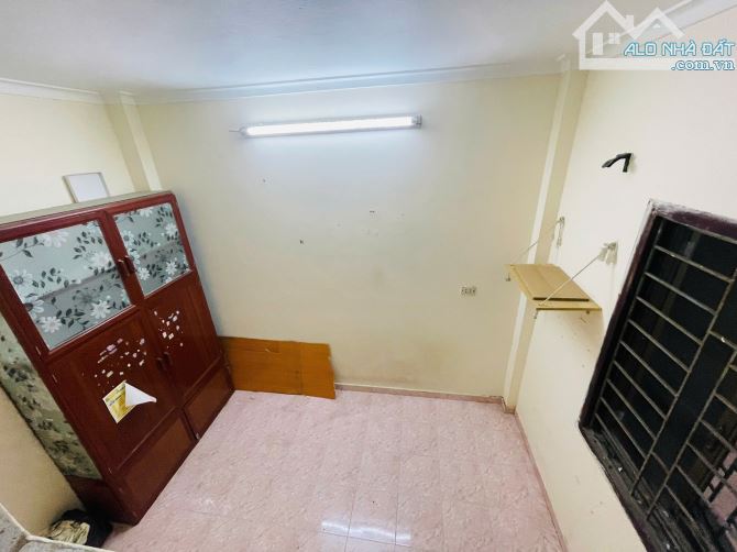 CHỈ HƠN 2 TỶ CÓ NGAY NHÀ 4 TẦNG TT ĐỐNG ĐA - LÔ GÓC 2 THOÁNG