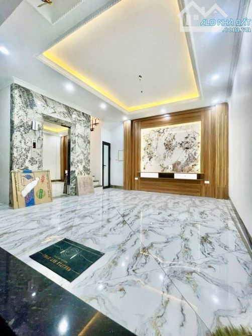 13.5 TỶ – 41M2 – THANG MÁY – VF3 LÙI CỬA – KIM NGƯU – LÒ ĐÚC – HBT