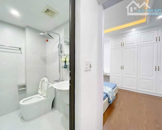 Nhà đẹp full nội thất ngõ 213 Giáp Nhất, ngõ thông lô góc, 38m2 sử dụng 45m2. Giá 11.3 tỷ