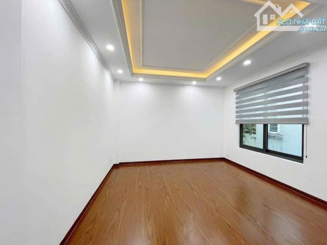 Nhà đẹp full nội thất ngõ 213 Giáp Nhất, ngõ thông lô góc, 38m2 sử dụng 45m2. Giá 11.3 tỷ