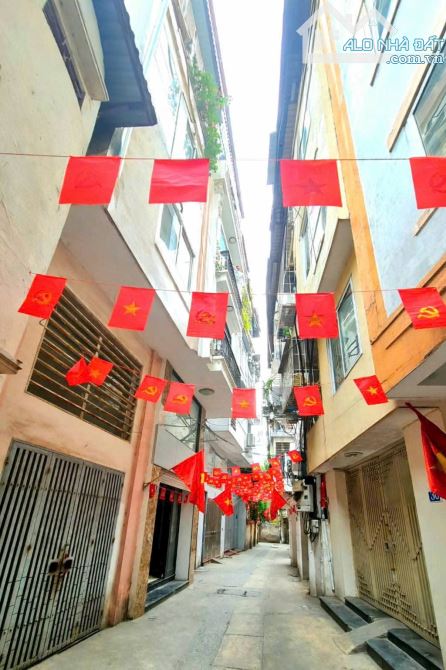 Nhà đẹp full nội thất ngõ 213 Giáp Nhất, ngõ thông lô góc, 38m2 sử dụng 45m2. Giá 11.3 tỷ