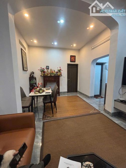 Hiếm nhà bán! tập thể Lý Nam Đế, Hoàn Kiếm, tầng 1, sổ to 70m2 2pn chỉ 7,88 tỷ