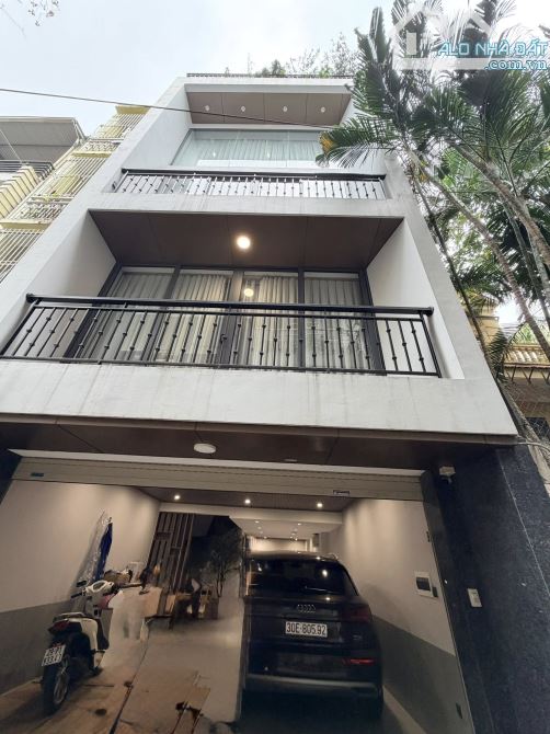 Bán nhà Siêu sang Nguyễn Công Hoan 98m 5 Tầng thang máy MT5.5m Gara ô tô gần phố