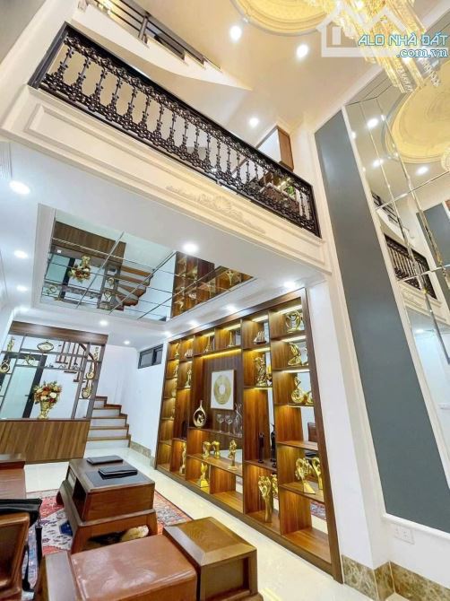 Nhà đẹp full nội thất ngõ 213 Giáp Nhất, ngõ thông lô góc, 38m2 sử dụng 45m2. Giá 11.3 tỷ