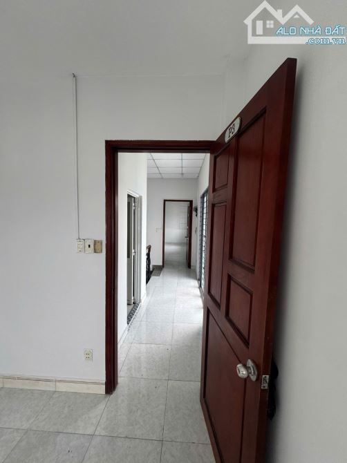 Bán CHDV 4 tầng, Huỳnh Tấn Phát. 105m2, ngang 5.5m, dòng tiền sẵn, hxh. Chỉ 8.x tỷ - 4