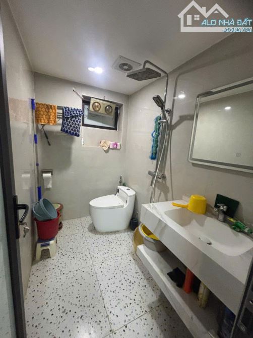 Hiếm nhà bán! tập thể Lý Nam Đế, Hoàn Kiếm, tầng 1, sổ to 70m2 2pn chỉ 7,88 tỷ